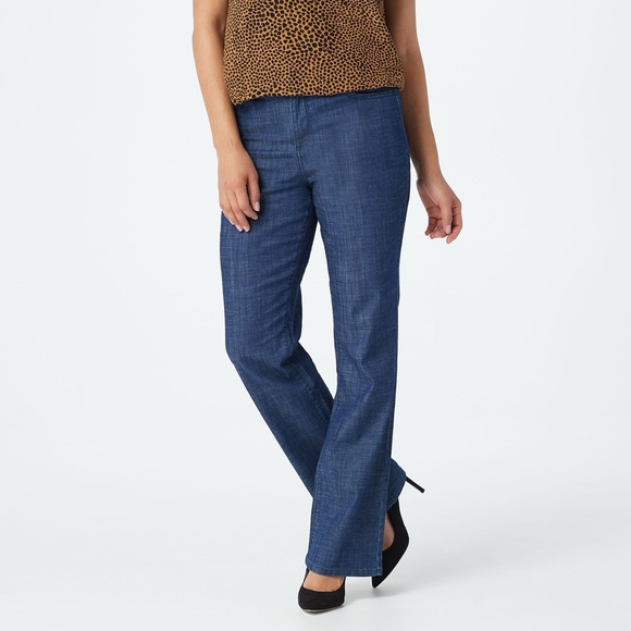 LOGO by Lori Goldstein Lightweight Bootcut 5-Pocket Jeans A375032 NWT Size 16 - Picture 5 of 7